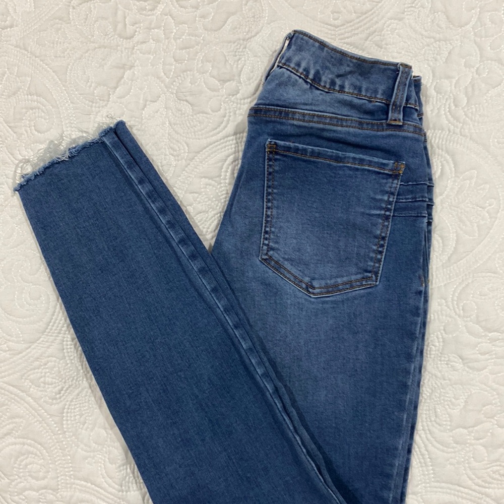 Bold Elements size 8 jeans.  Distressed at the hem.  Excellent condition.
